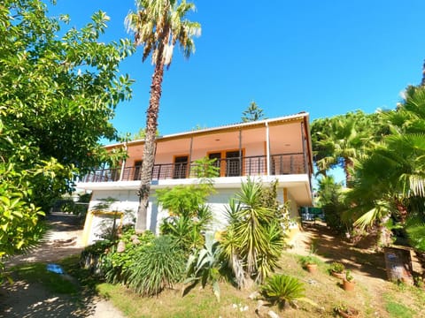 Property building, Garden view