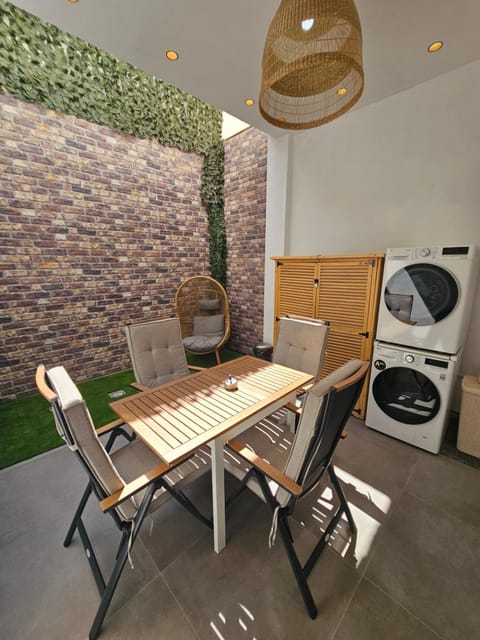 Bear Homes - Olimpia Suite Apartment in Valencia