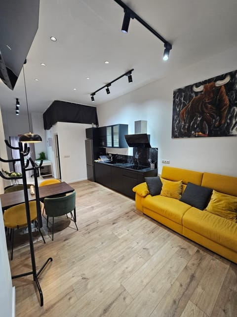 Bear Homes - Olimpia Suite Apartment in Valencia