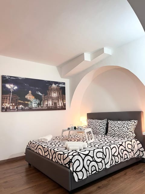 Bed, Decorative detail, Bedroom