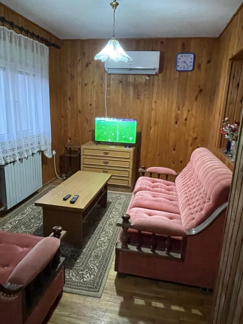 Yellow House Apartment in Vojvodina