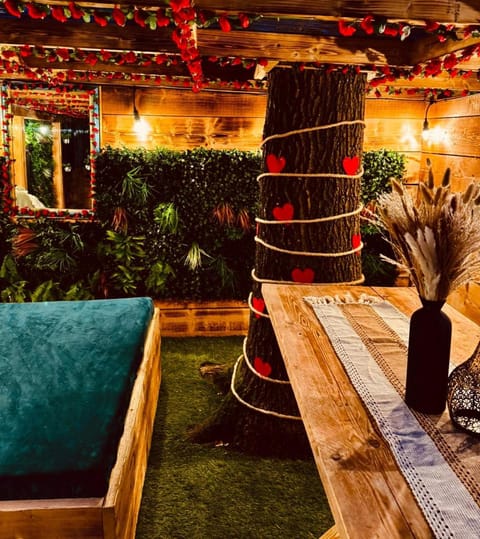 Sherwood Castle by Liv Retreats Campground/ 
RV Resort in Newark and Sherwood District