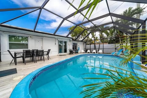 Private Heated Pool Villa in FTL Near Beach House in Dania Beach