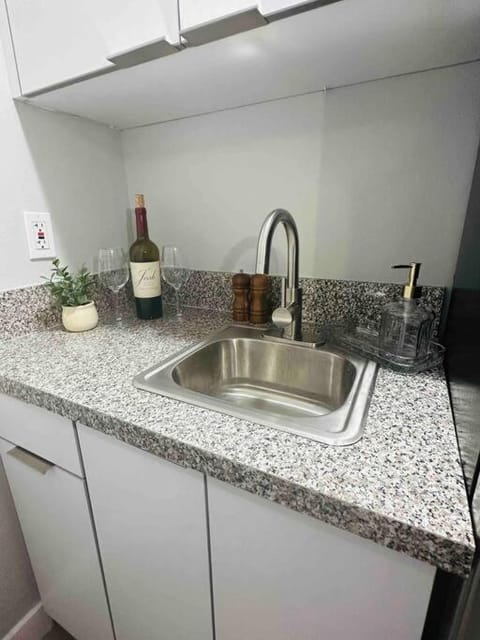 Coral Gables Miami Studio near Airport and Beaches Apartment in Coral Gables