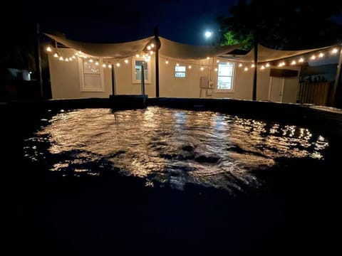 Coral Gables Home with POOL Near Airport. King beds House in Coral Gables