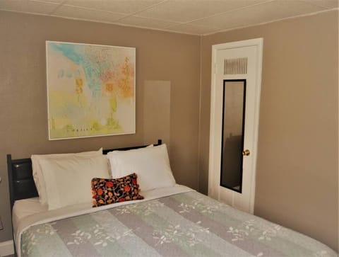 The Red 6 Apartment in Grand Forks