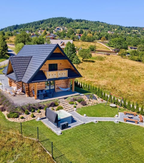 Property building, Neighbourhood, Bird's eye view, Garden, Hot Tub, Garden view, Mountain view