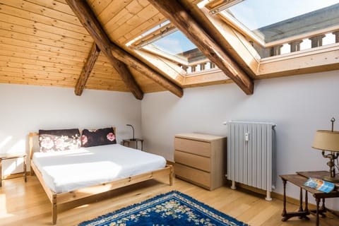 Bed, Photo of the whole room, Bedroom, internet, air conditioner