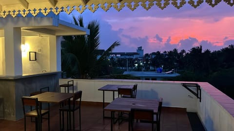 Property building, Restaurant/places to eat