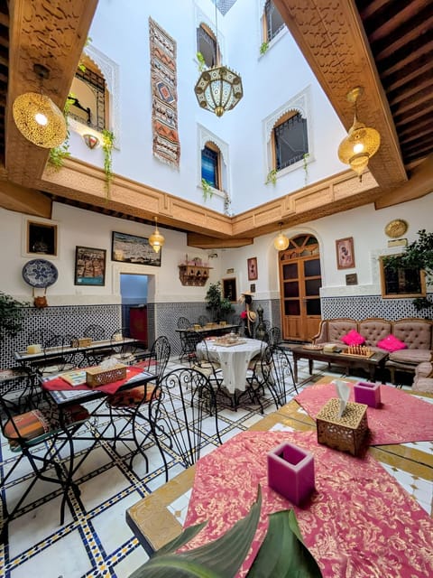 Restaurant/places to eat, Banquet/Function facilities, Seating area