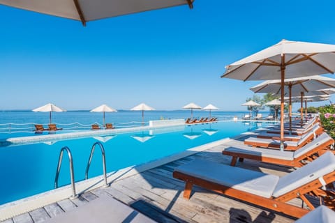 Beach, Swimming pool, Swimming pool