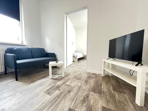 TV and multimedia, Living room, Seating area, Evening entertainment