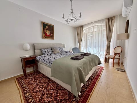 Bed, Photo of the whole room, Bedroom, air conditioner