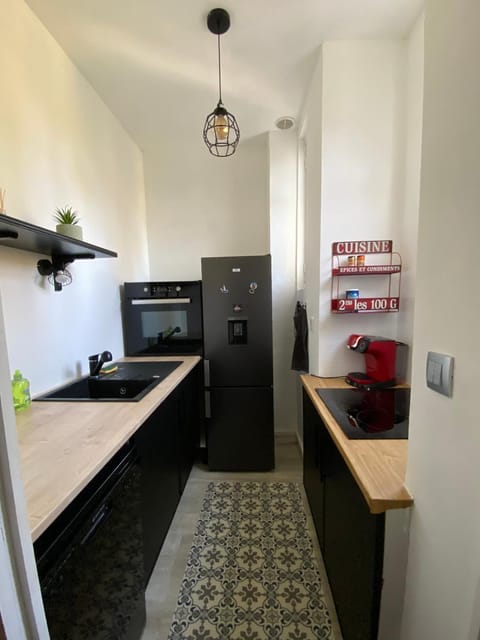 Kitchen or kitchenette, dishwasher, oven, pet friendly, stove