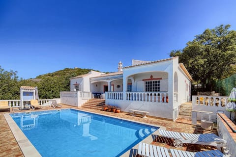 Patio, Swimming pool, sunbed