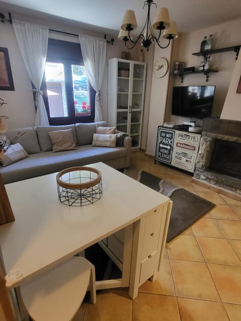 Living room, flat iron, internet, internet