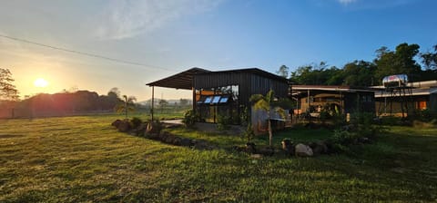 Property building, Day, Natural landscape, Garden view, Sunrise