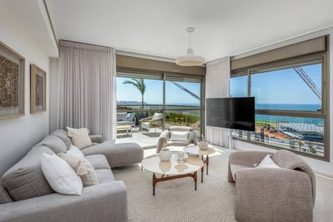 Natural landscape, TV and multimedia, View (from property/room), Balcony/Terrace, Living room, Seating area, Sea view
