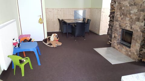 Communal lounge/ TV room
