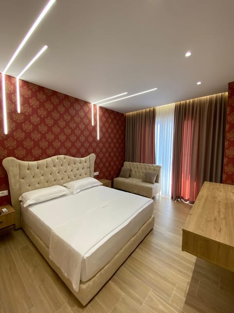 Bed, Balcony/Terrace, Living room, Photo of the whole room, Seating area, Bedroom, air conditioner