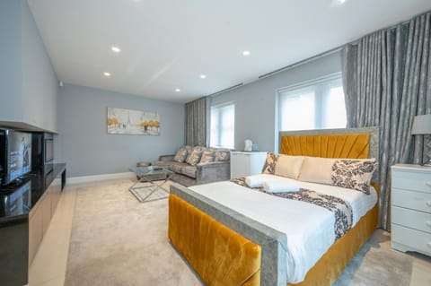 *RE7C* Ground floor room, For your most relaxed & Cosy stay + Free Parking + Free Fast WiFi * Vacation rental in Dewsbury