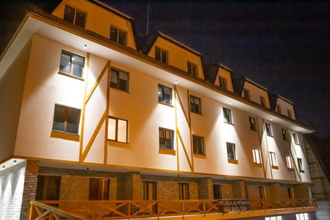 Ramonda apartman Vila Bela Reka 50m from Gondola - free parking acces Apartment hotel in Serbia