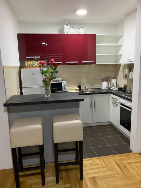 Coffee/tea facilities, Kitchen or kitchenette, Dining area, dishwasher, minibar, pet friendly, toaster