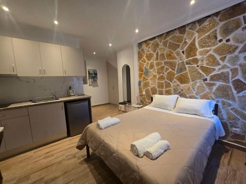 Bed, Kitchen or kitchenette, Bedroom, towels