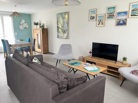 TV and multimedia, Seating area