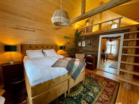 Bed, Living room, Other, Other, Decorative detail, Seating area