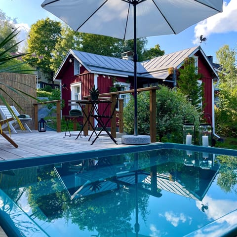 Property building, Garden view, Pool view, Swimming pool, sunbed