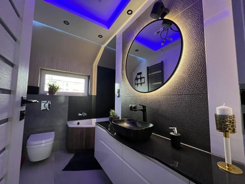 Toilet, Bathroom, Bath