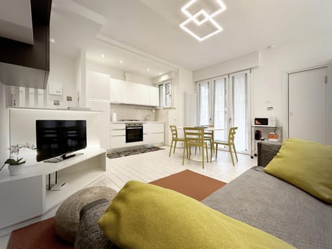 TV and multimedia, Living room, Dining area