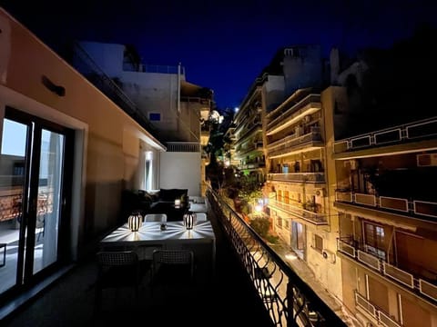 Modern 3BR Flat in Athens Center Apartment in Athens