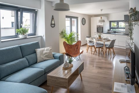 Kitchen or kitchenette, Living room, Photo of the whole room, Seating area, Dining area, kitchen