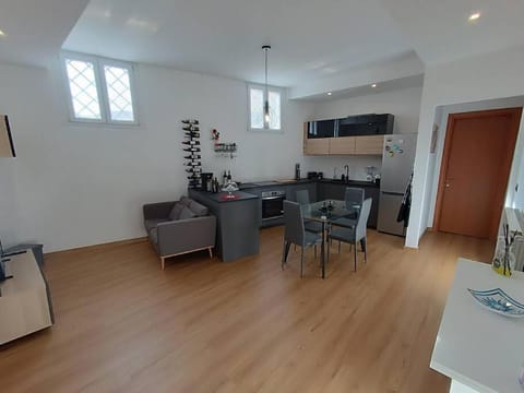Kitchen or kitchenette, Living room, Dining area