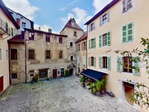 Inner courtyard view