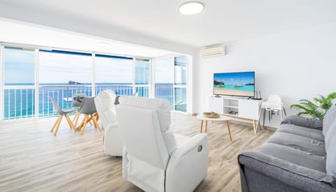 Natural landscape, TV and multimedia, Living room, Dining area, Sea view, air conditioner