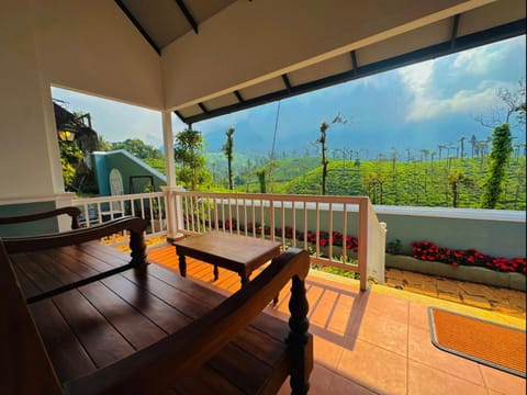 Patio, Day, Natural landscape, View (from property/room), Balcony/Terrace, Mountain view