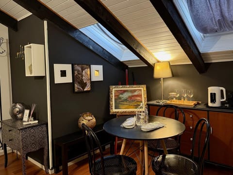 Living room, Decorative detail, Seating area, Dining area