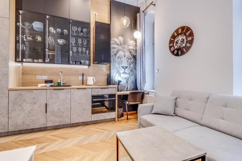 Kitchen or kitchenette, Seating area