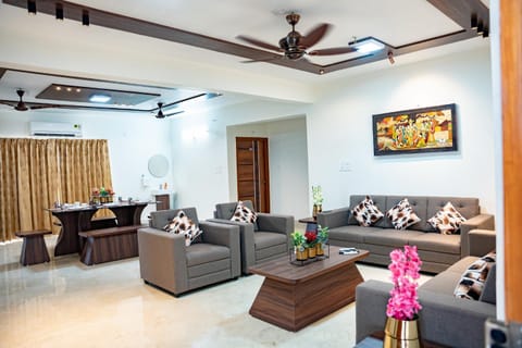 TV and multimedia, Living room, Seating area, fireplace, air conditioner