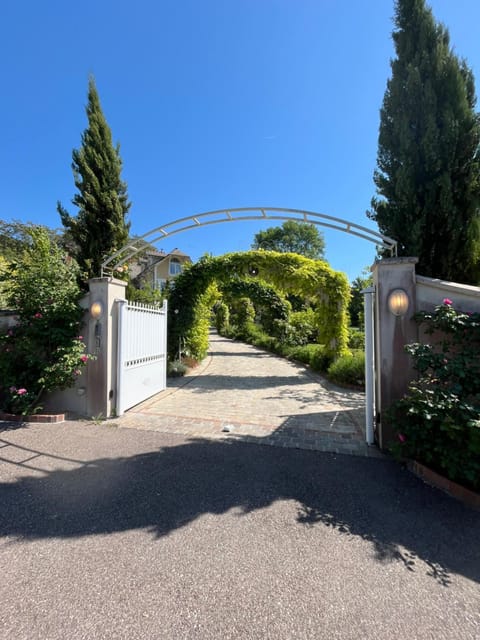 Les Grands Jardins Lodge House in Giverny