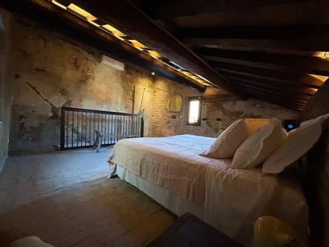 "PALAZZO SABBIONI" Romantic Apartment with Kitchen Park View Apartment in Veneto