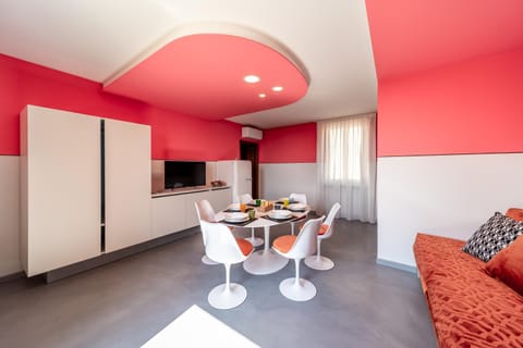 Kitchen or kitchenette, Living room