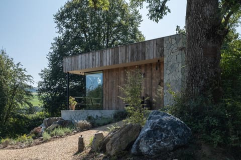 Property building, Day, Natural landscape, Garden, Garden view