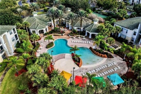 Bird's eye view, Swimming pool