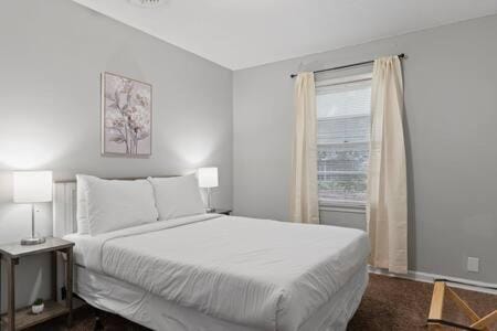 15 Minutes from Downtown Welcome to Woodbridge House in Montgomery