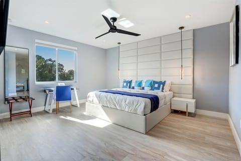 Deco Delight - Central Hub House in Coconut Grove