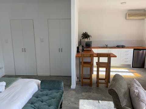 Kitchen or kitchenette, Photo of the whole room, Seating area, Bedroom